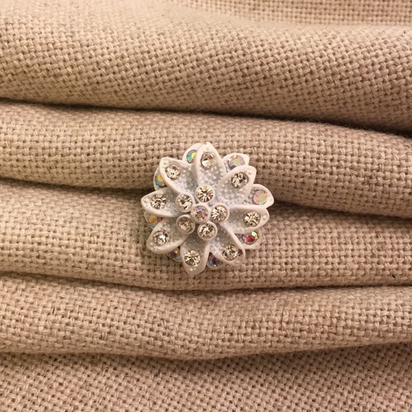 Vintage White Flower Enamel & Rhinestone Adjustable Ring - Picture 9 of 15